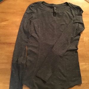 90 Degrees gray long sleeve top, small